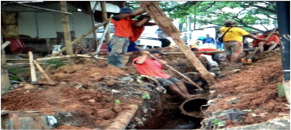 Pipa Yang Bocor di Ganti Dengan Pipa HDPE Oleh PDAM
